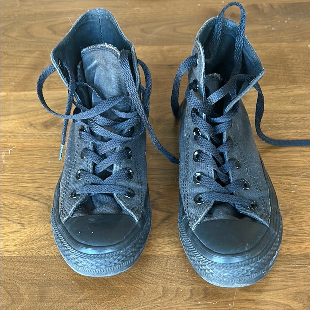 Converse all black high tops women’s size 7. Men’s size 5